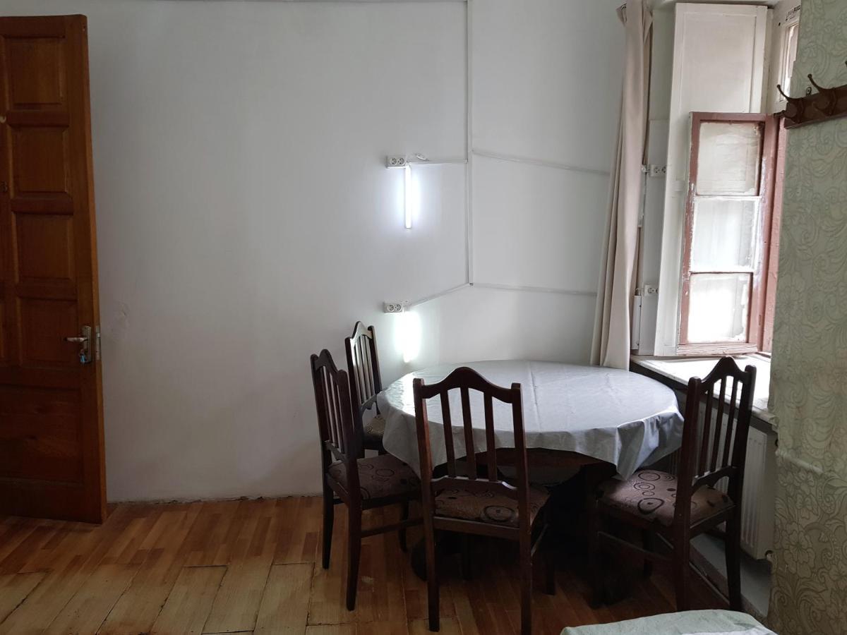 Backpackers Hostel Тбилиси Экстерьер фото